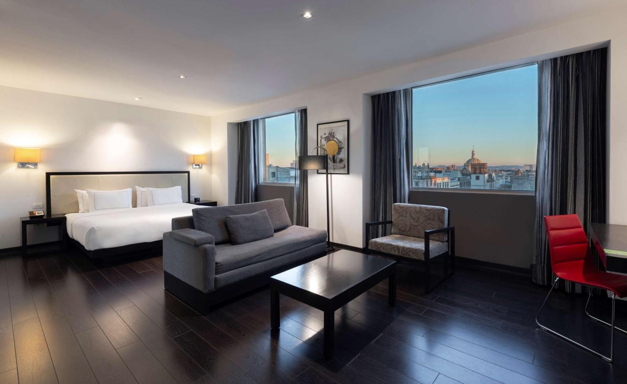 Hilton Doubletree Guadalajara Centro Historico Otel Dış mekan fotoğraf