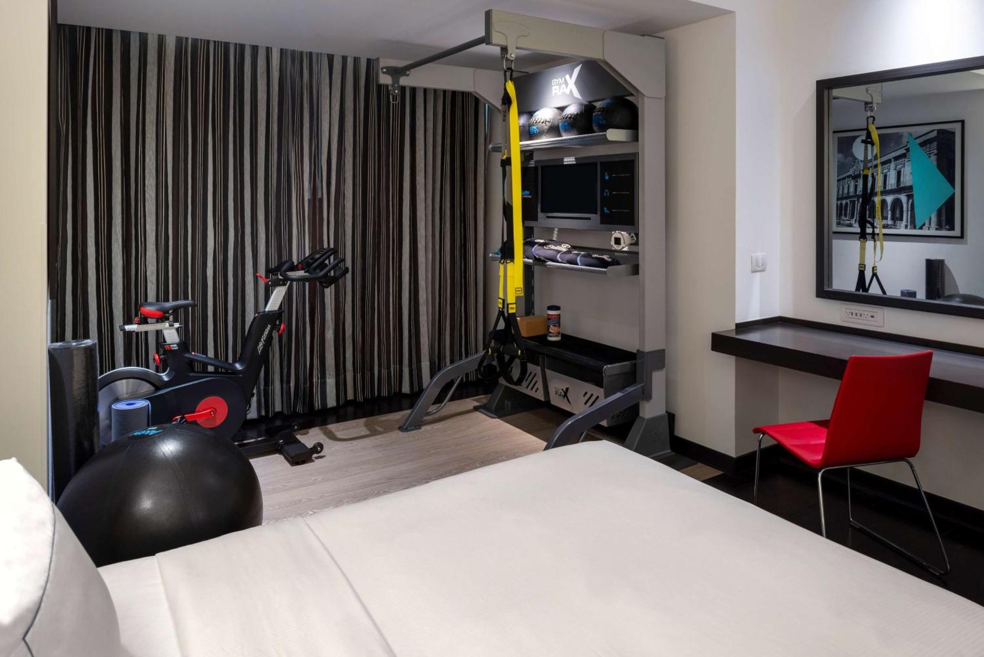 Hilton Doubletree Guadalajara Centro Historico Otel Dış mekan fotoğraf