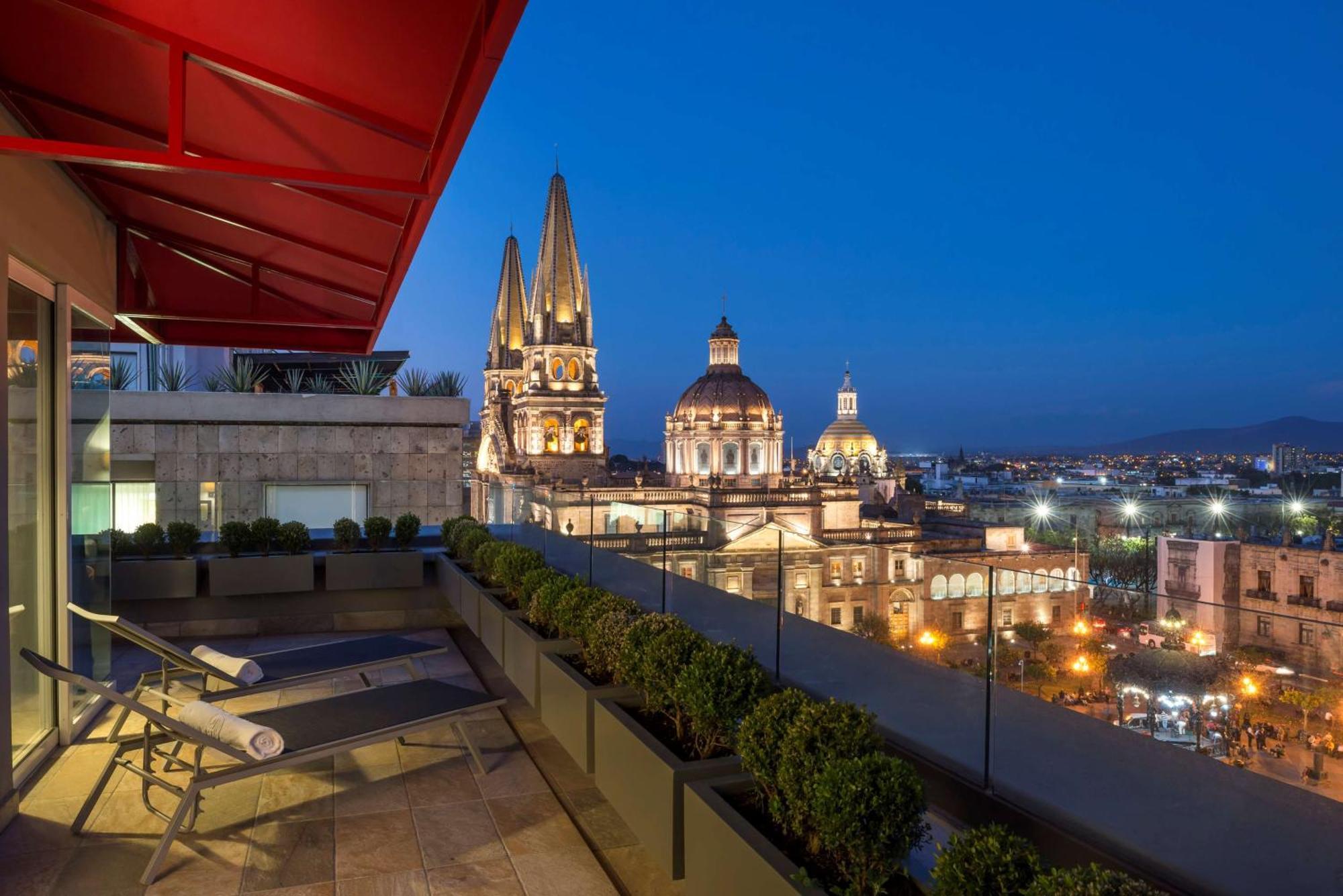 Hilton Doubletree Guadalajara Centro Historico Otel Dış mekan fotoğraf