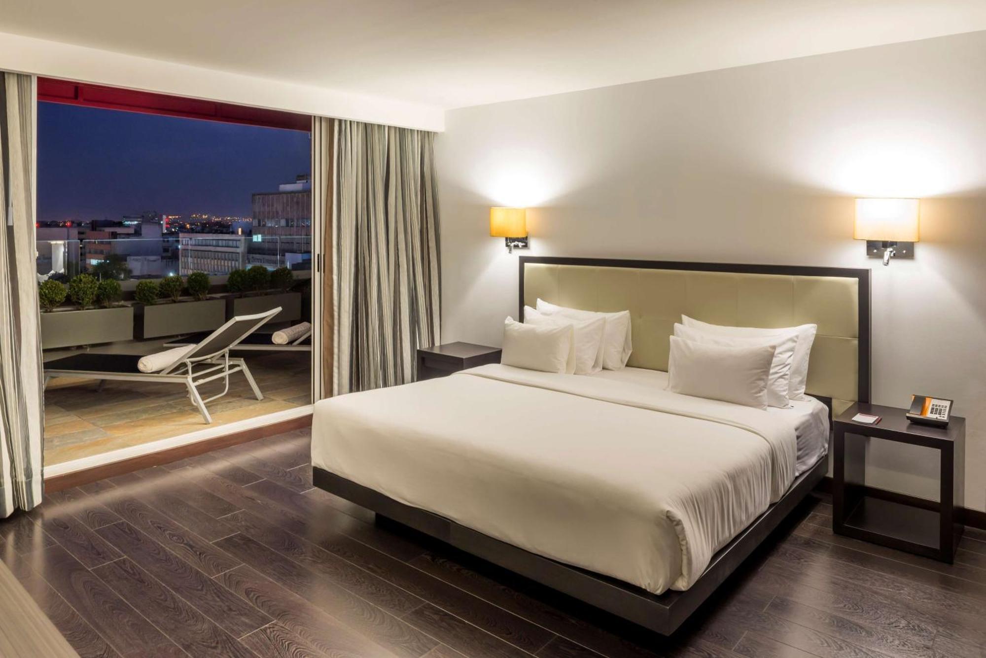 Hilton Doubletree Guadalajara Centro Historico Otel Dış mekan fotoğraf