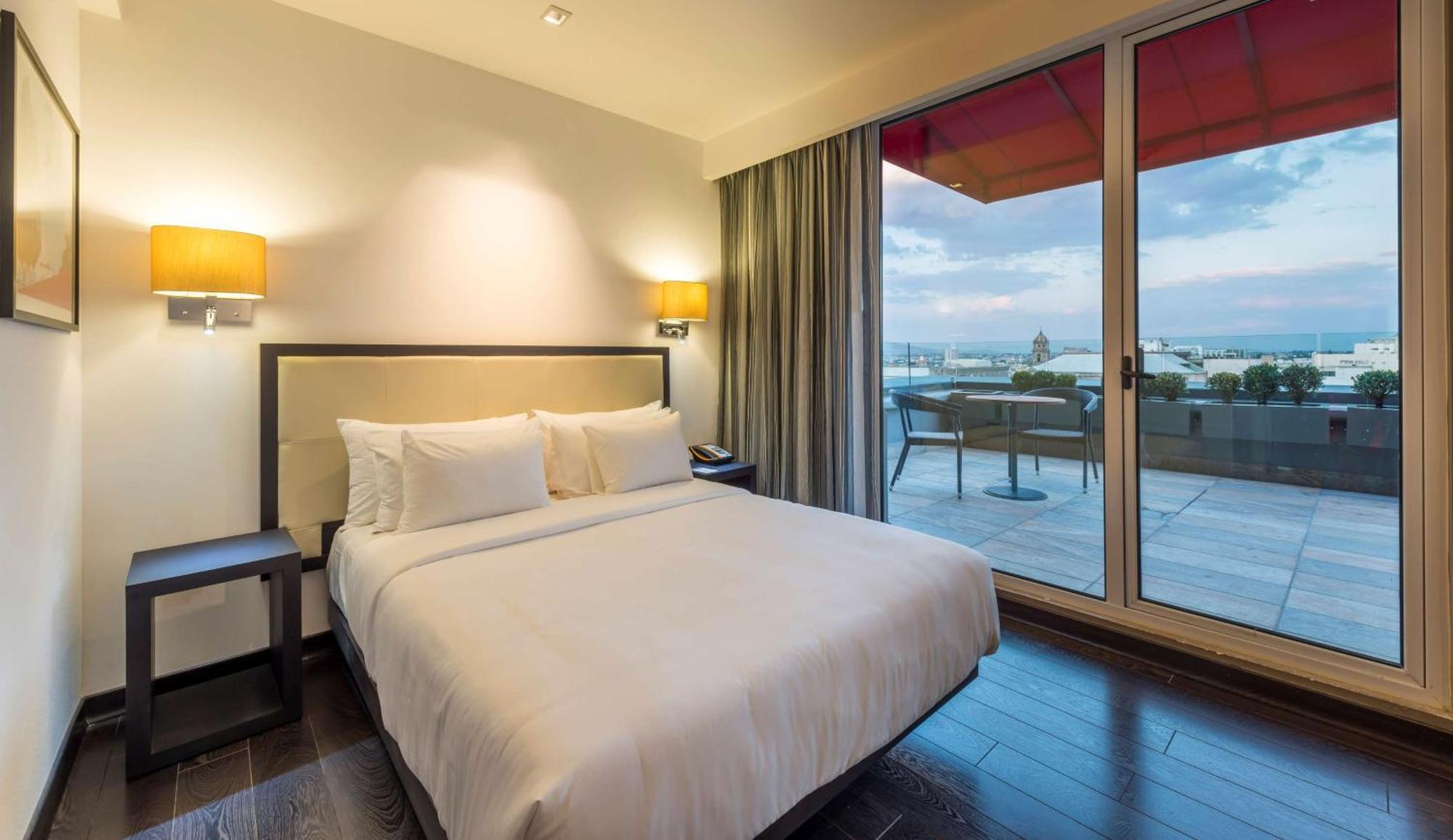 Hilton Doubletree Guadalajara Centro Historico Otel Dış mekan fotoğraf