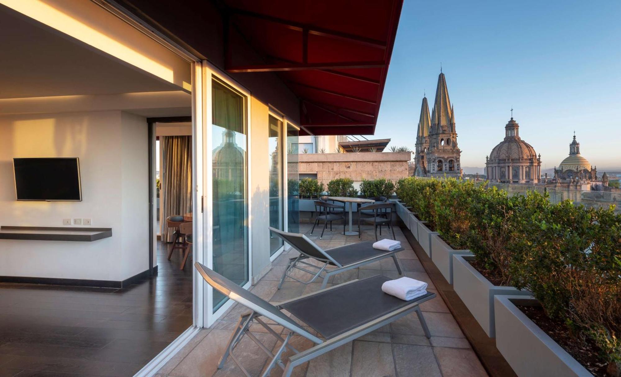 Hilton Doubletree Guadalajara Centro Historico Otel Dış mekan fotoğraf