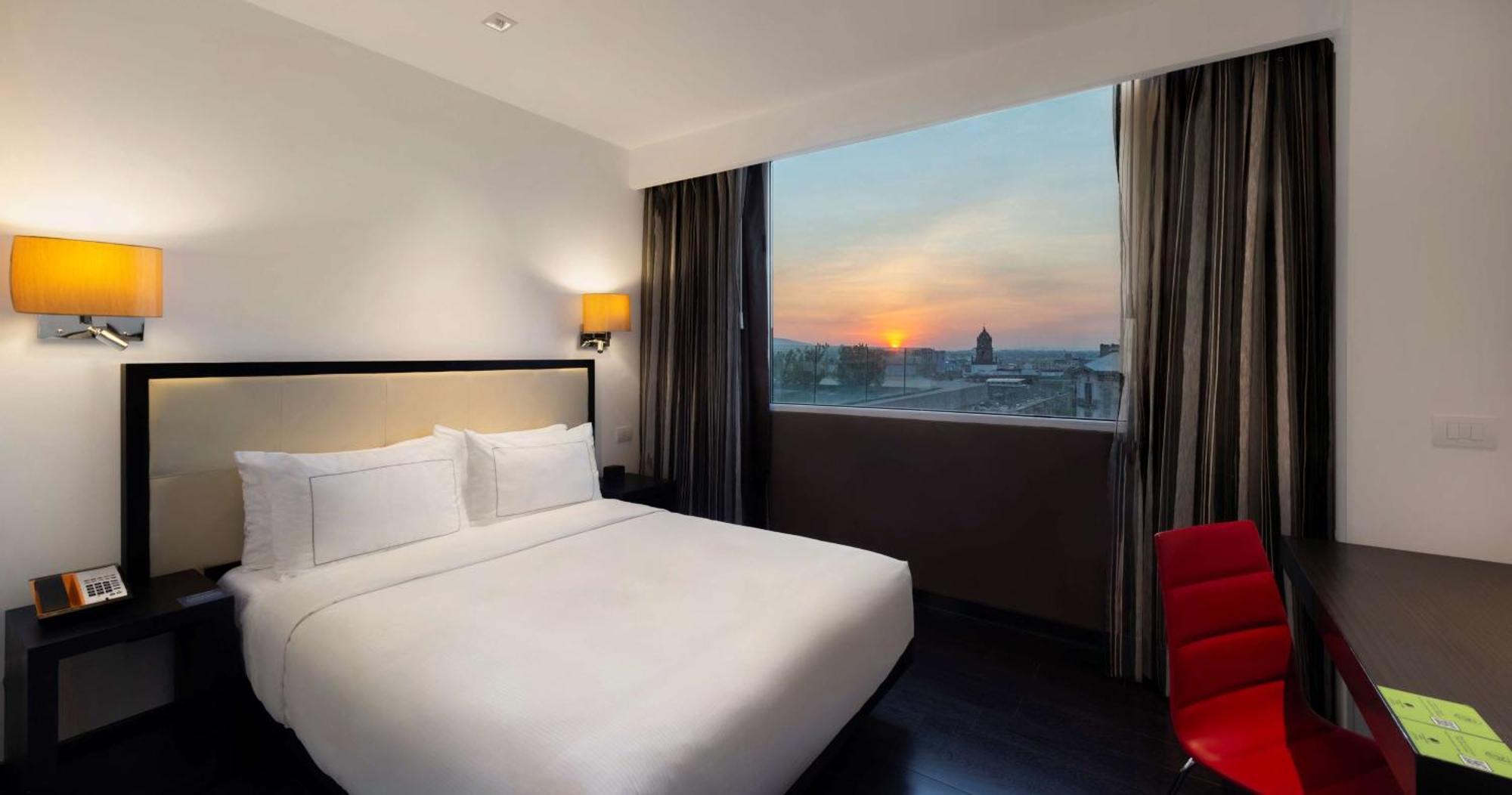 Hilton Doubletree Guadalajara Centro Historico Otel Dış mekan fotoğraf