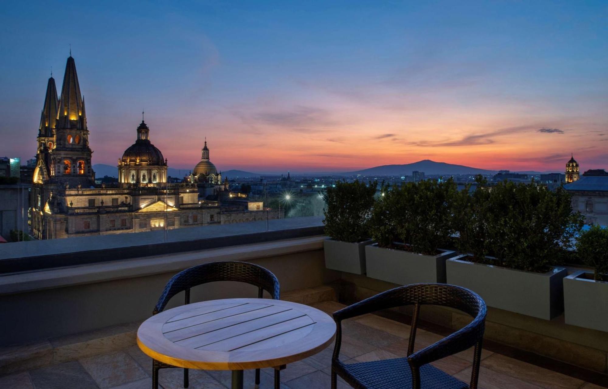 Hilton Doubletree Guadalajara Centro Historico Otel Dış mekan fotoğraf